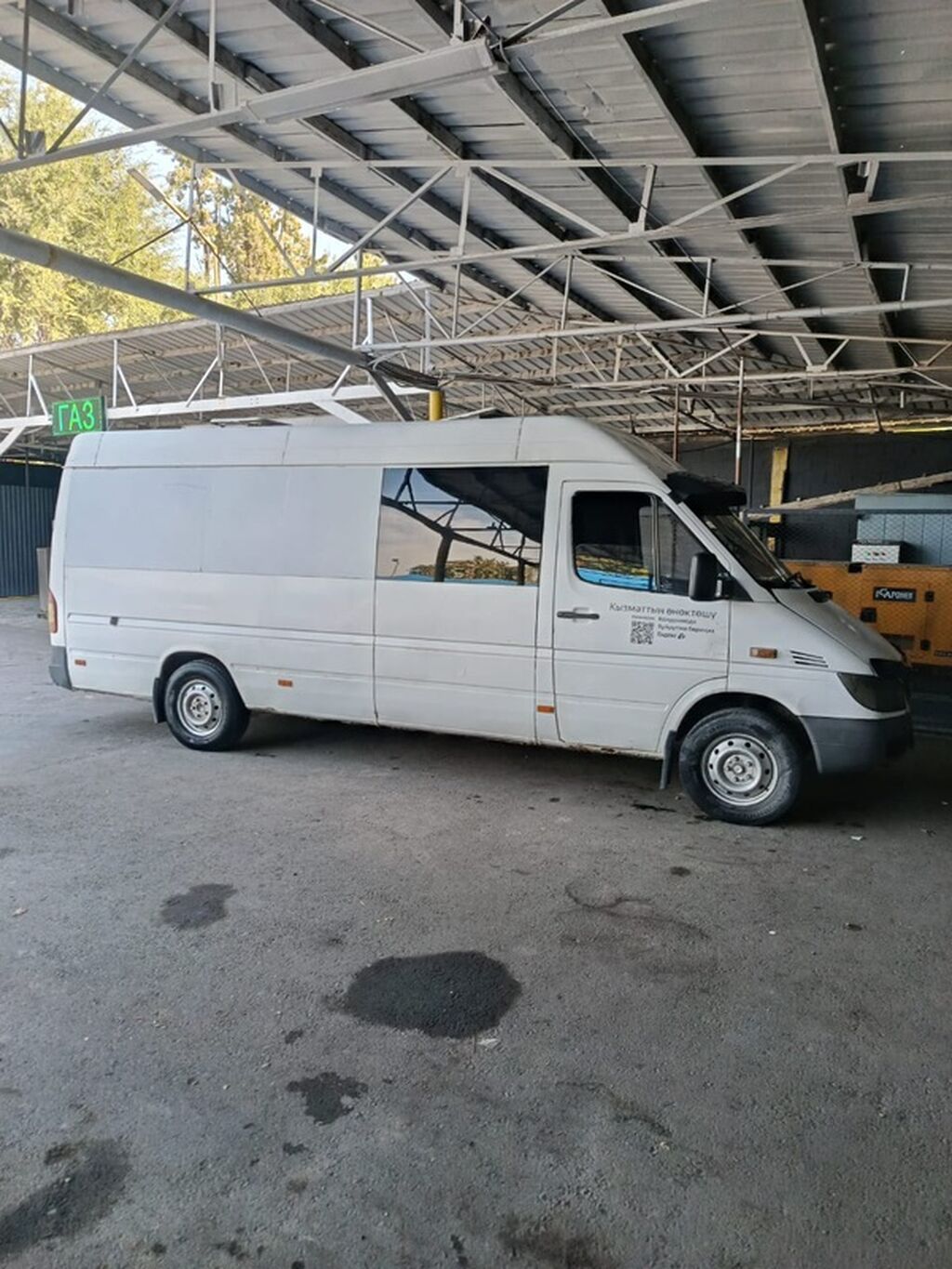 Аренда фургона Mercedes-Benz Sprinter на длительный срок