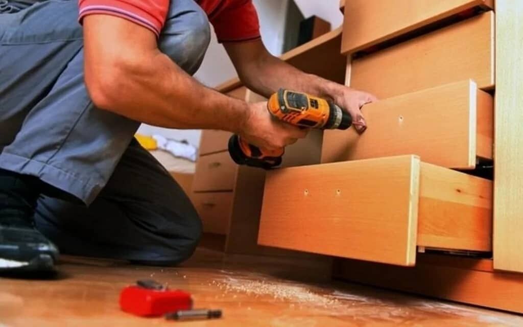 Разборка и сборка мебели, услуги мебельщика в Бишкеке